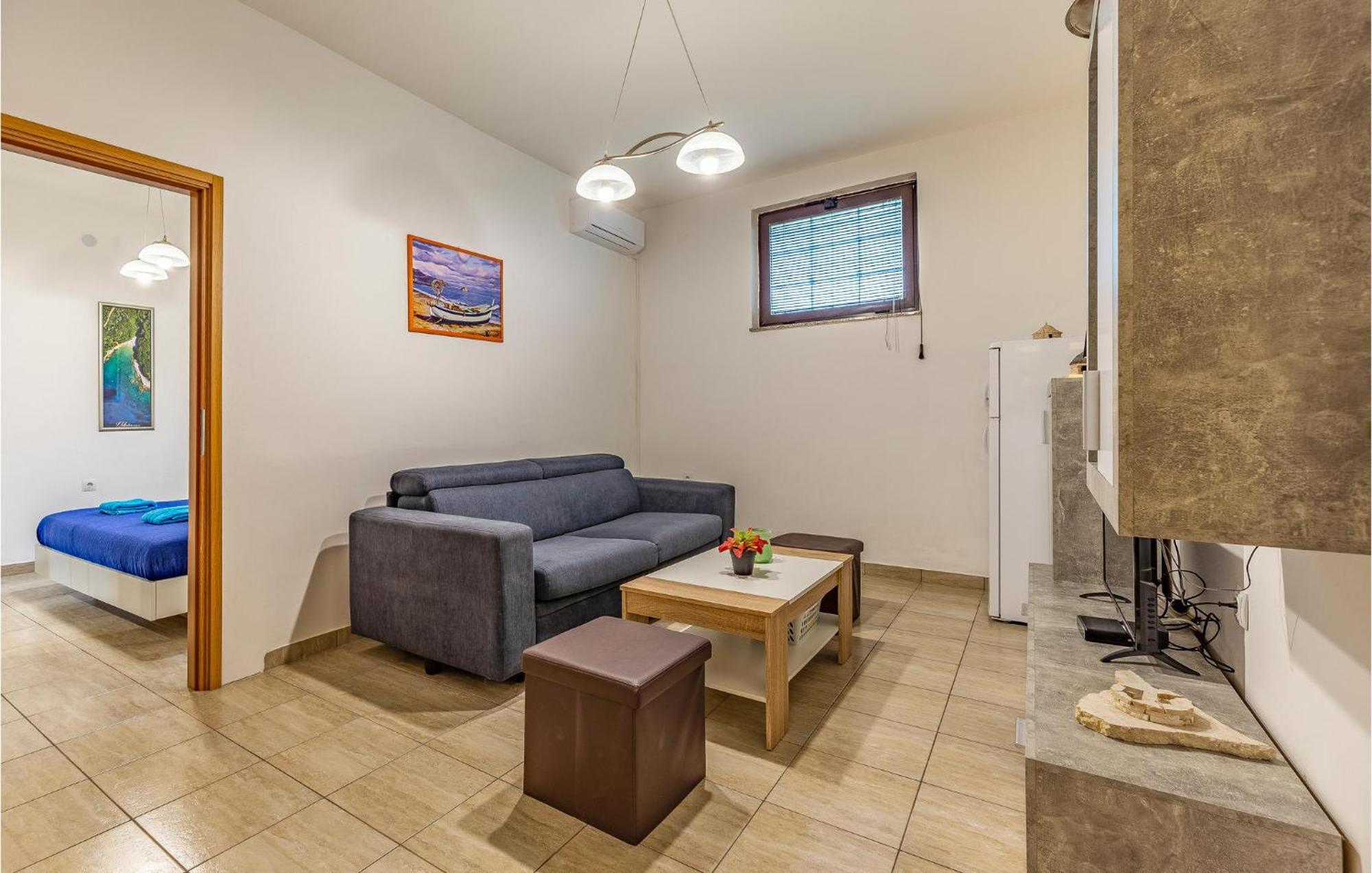 Amazing Apartment In Pula With Kitchen Extérieur photo