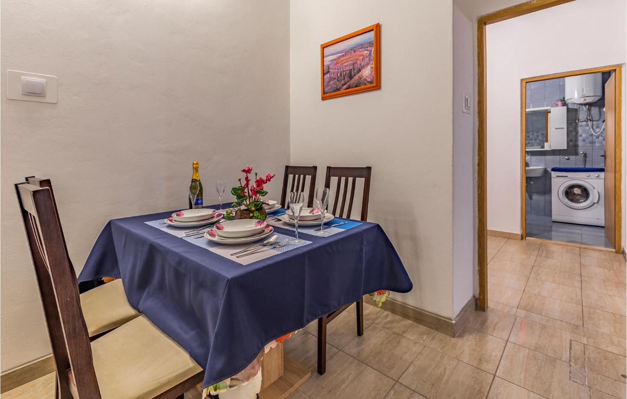 Amazing Apartment In Pula With Kitchen Extérieur photo