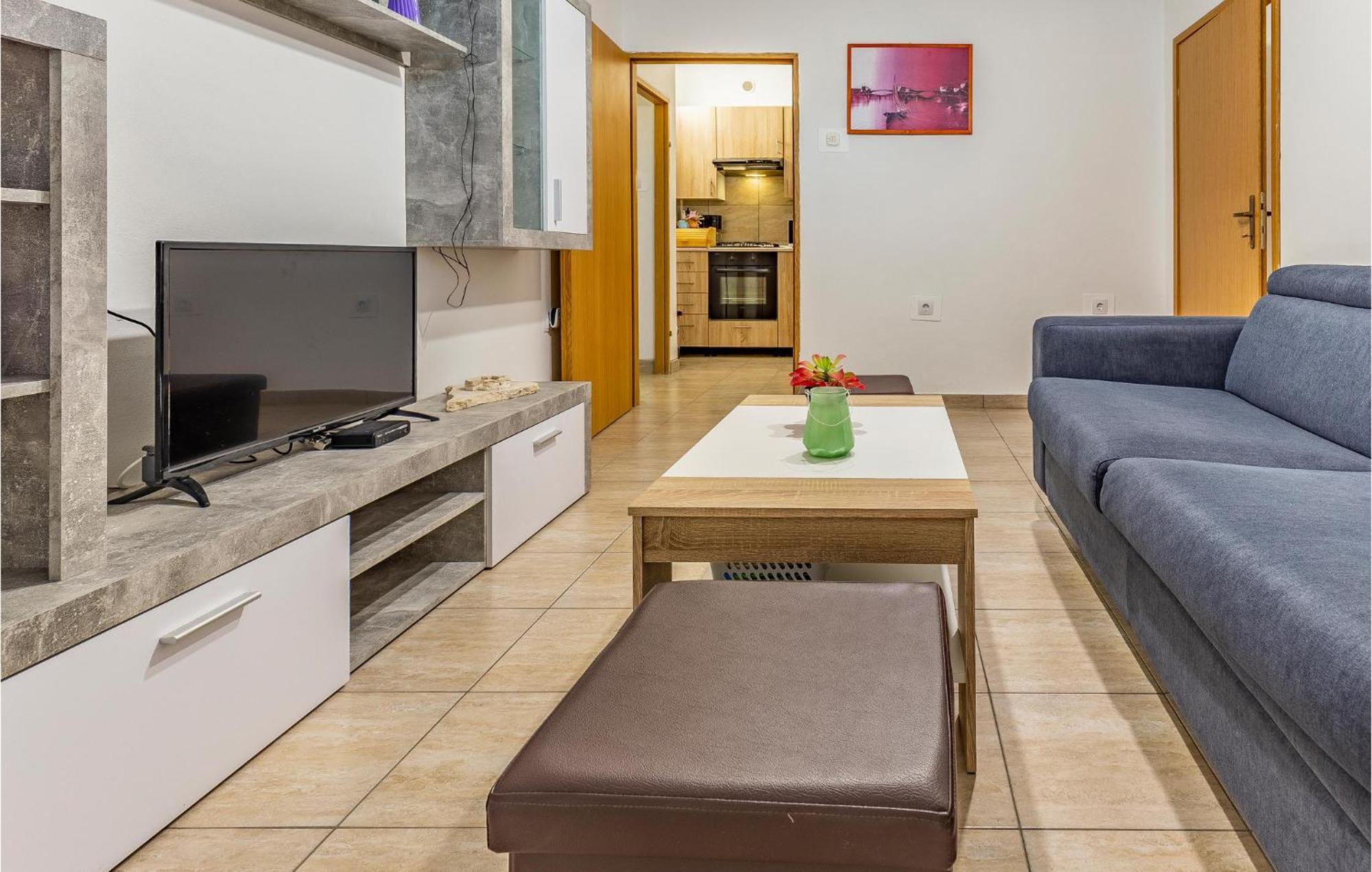 Amazing Apartment In Pula With Kitchen Extérieur photo