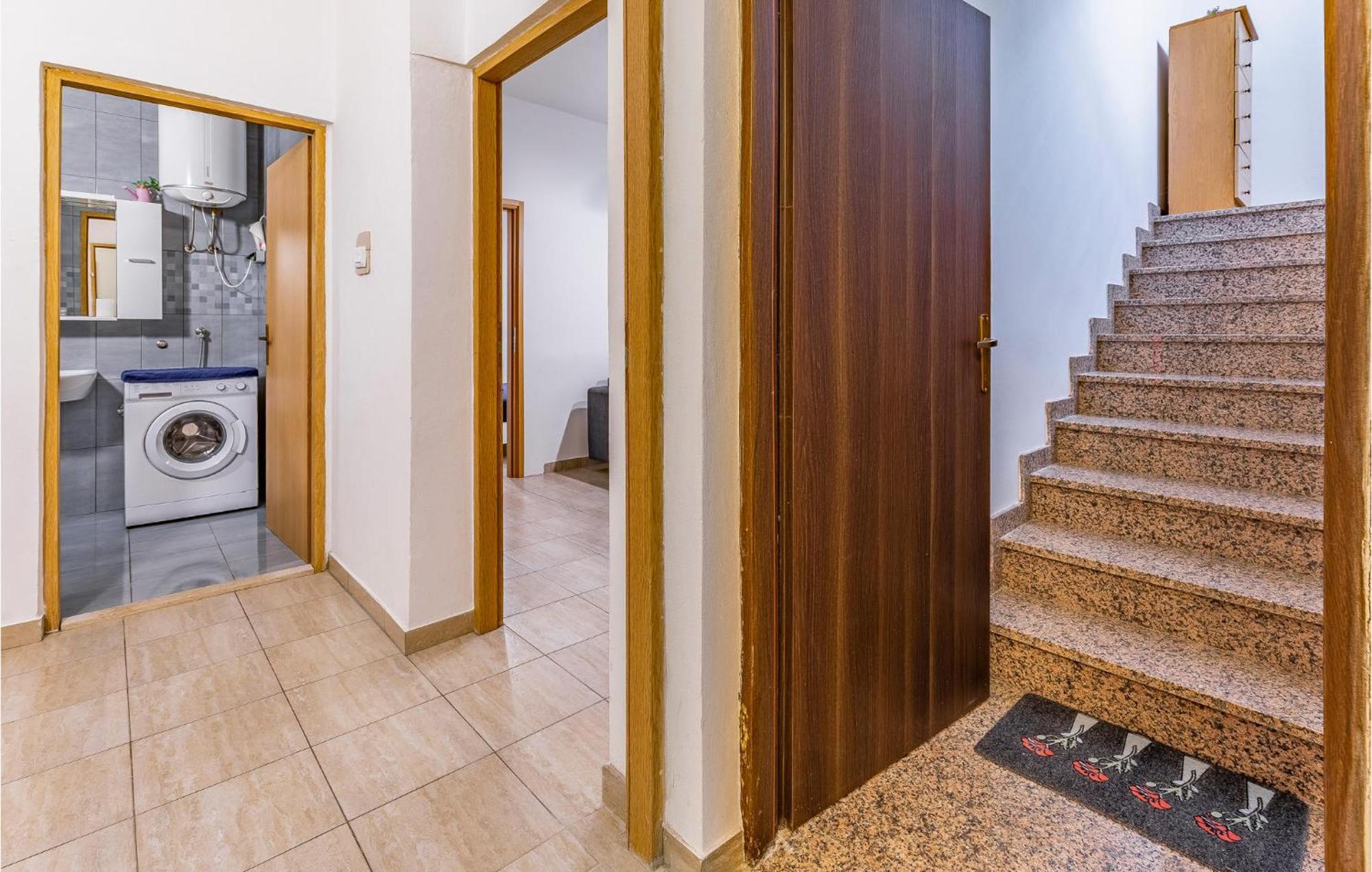 Amazing Apartment In Pula With Kitchen Extérieur photo