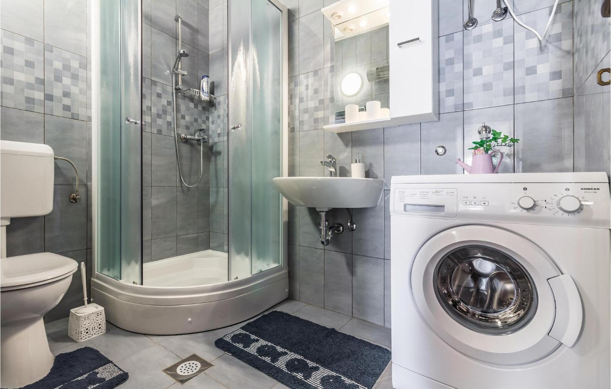 Amazing Apartment In Pula With Kitchen Extérieur photo